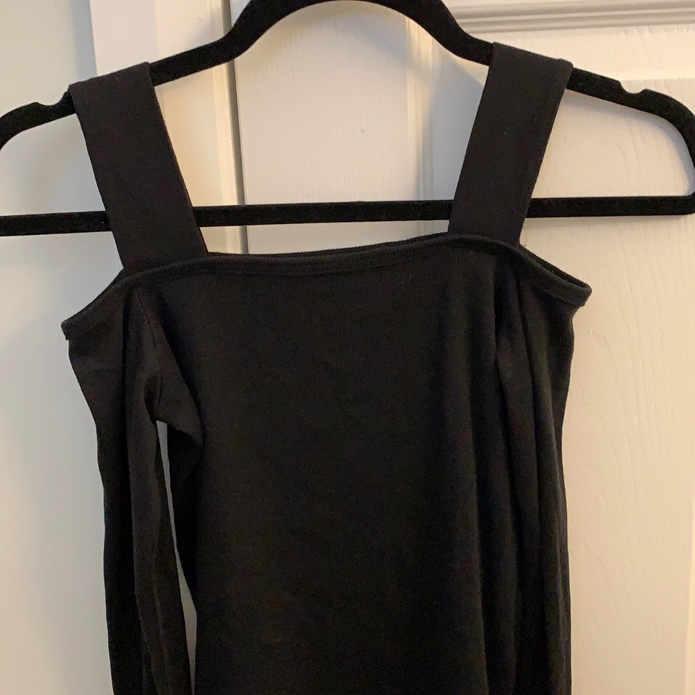 Size 4, off the shoulder long sleeve